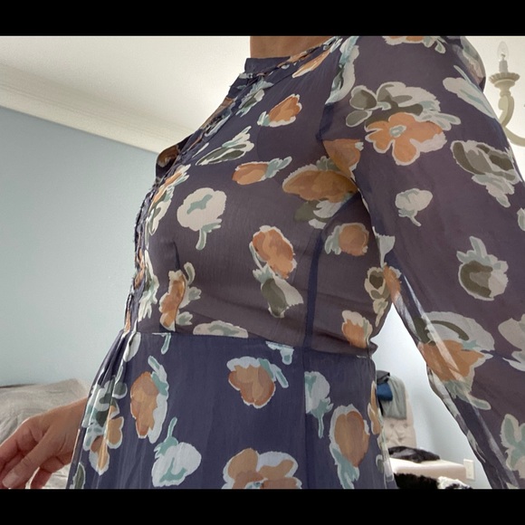 Summer silk dress. - Picture 3 of 4